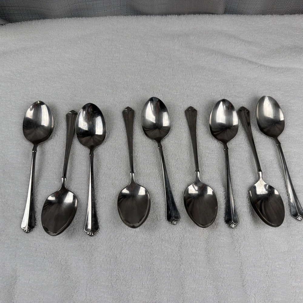 Lot Of 8 Oneida Heirloom Cube JUILLIARD Stainless Place / Oval Soup Spoons Used